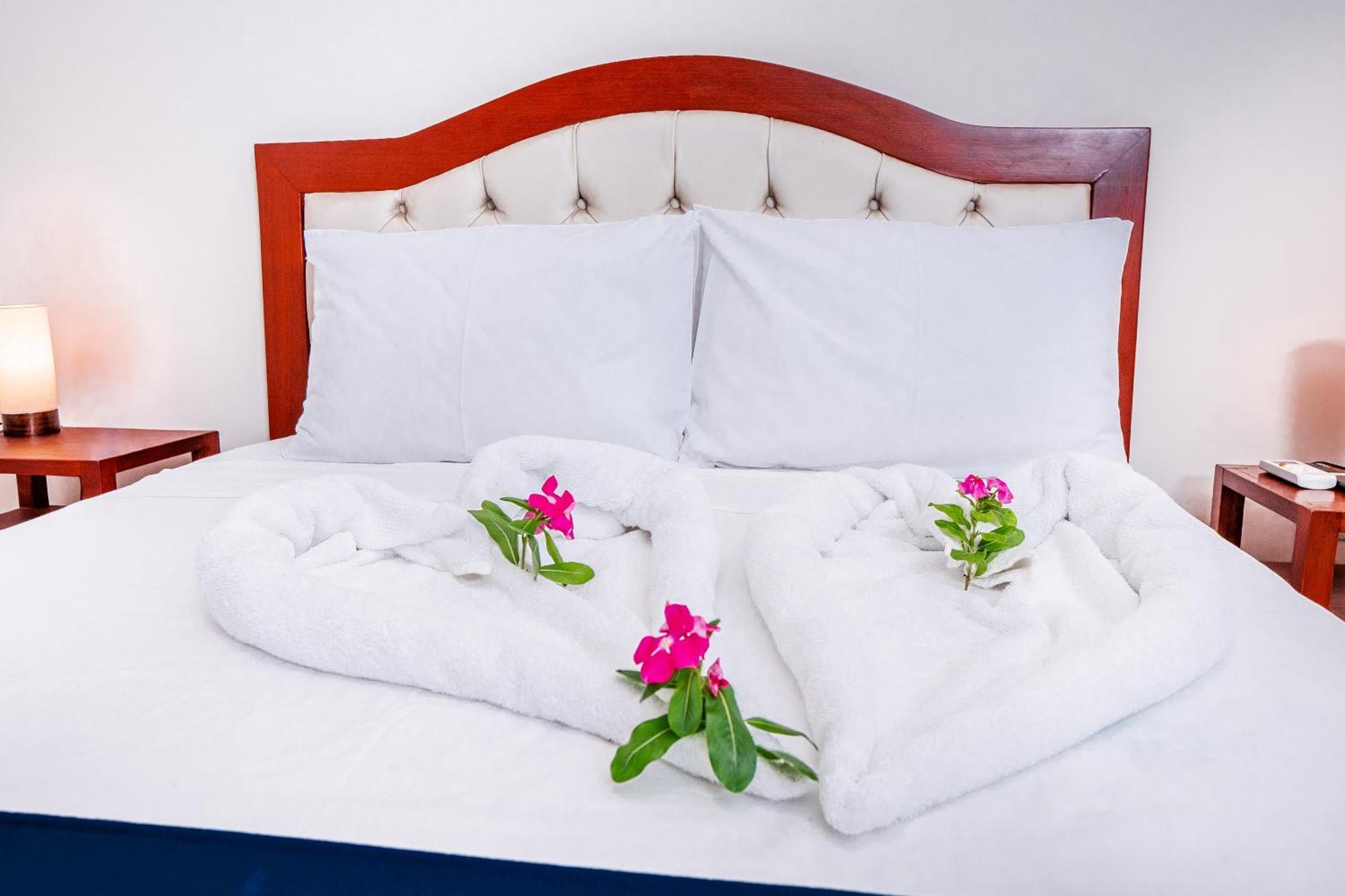 Laguna Azul Hotel & Suites Sauce Eksteriør billede