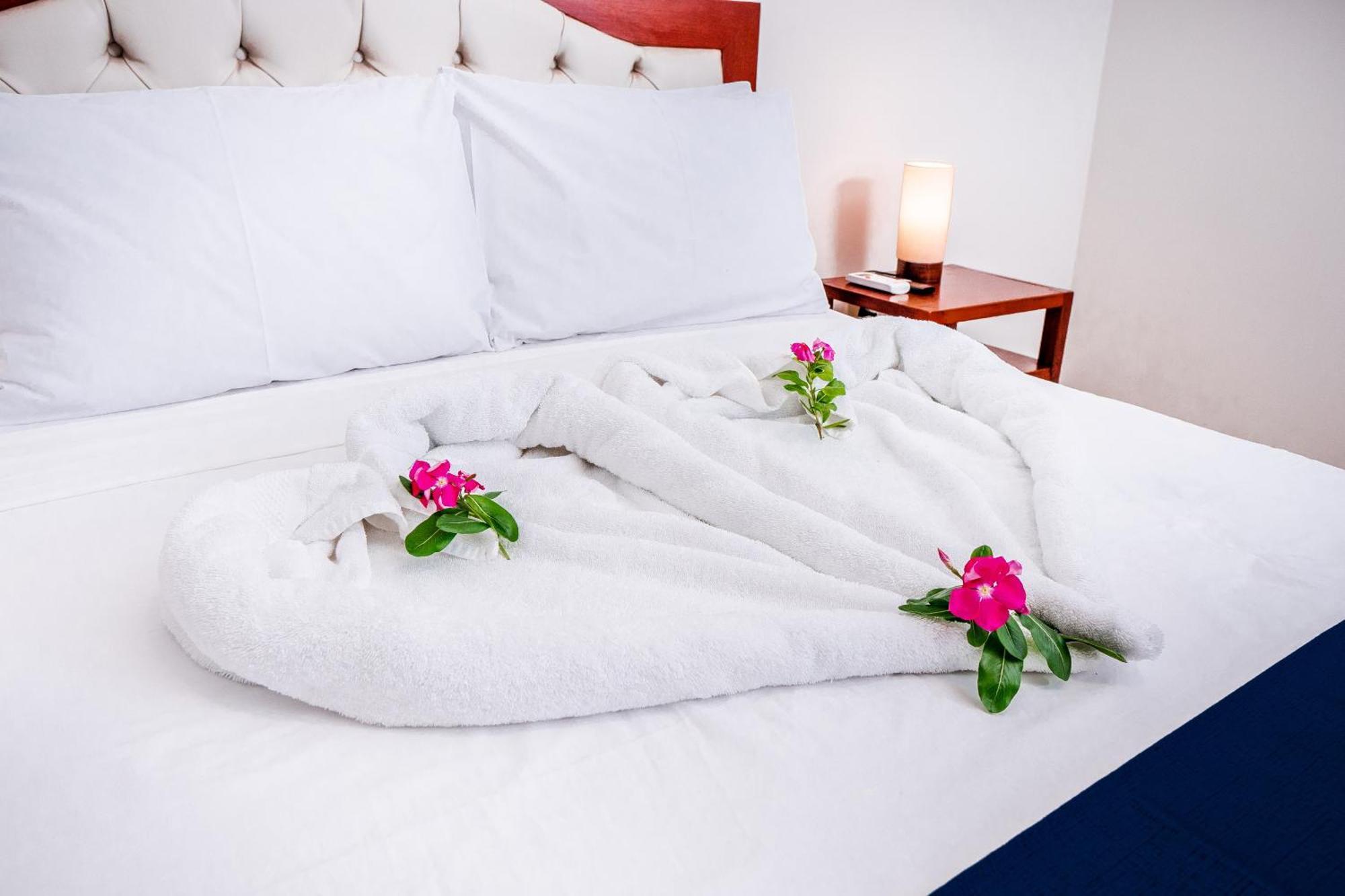 Laguna Azul Hotel & Suites Sauce Eksteriør billede
